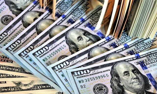 Komu należy się ekwiwalent za używanie własnej odzieży? Komu należy się ekwiwalent za używanie własnej odzieży?